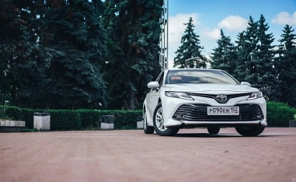 TOYOTA CAMRY white 2018