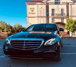 MERCEDES W213